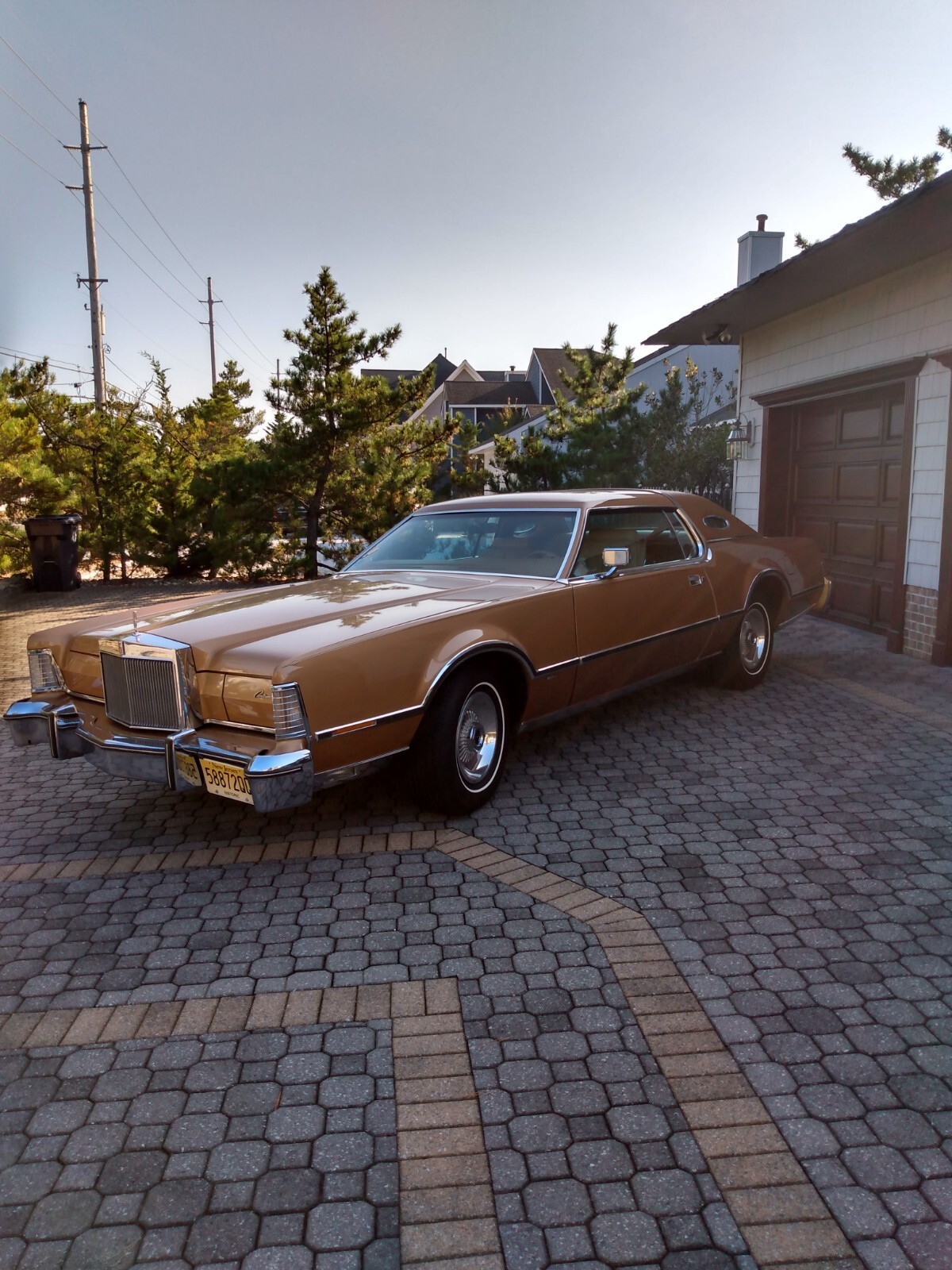 Lincoln-Continental-1975-Coupe-1