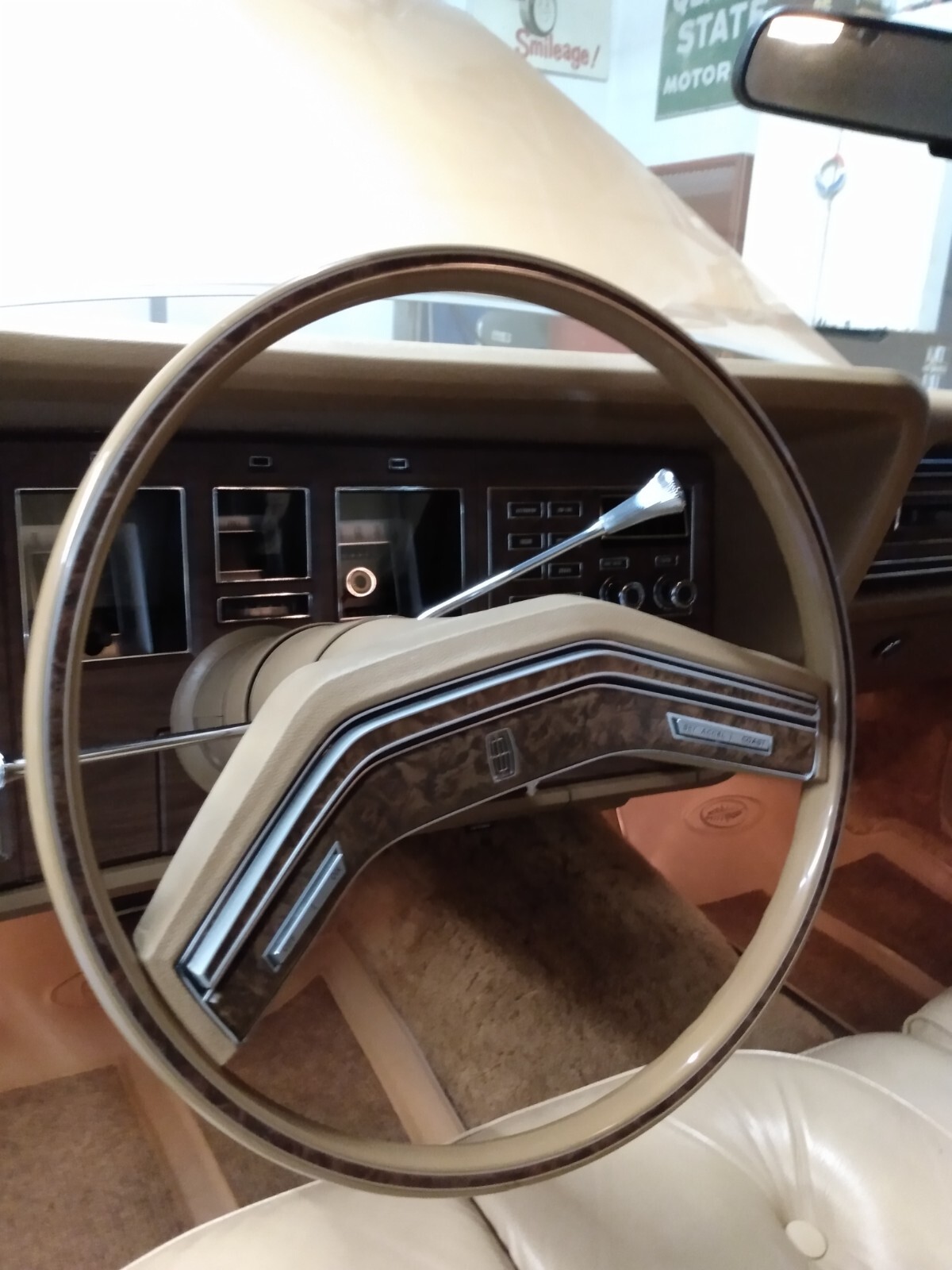 Lincoln-Continental-1975-Coupe-11