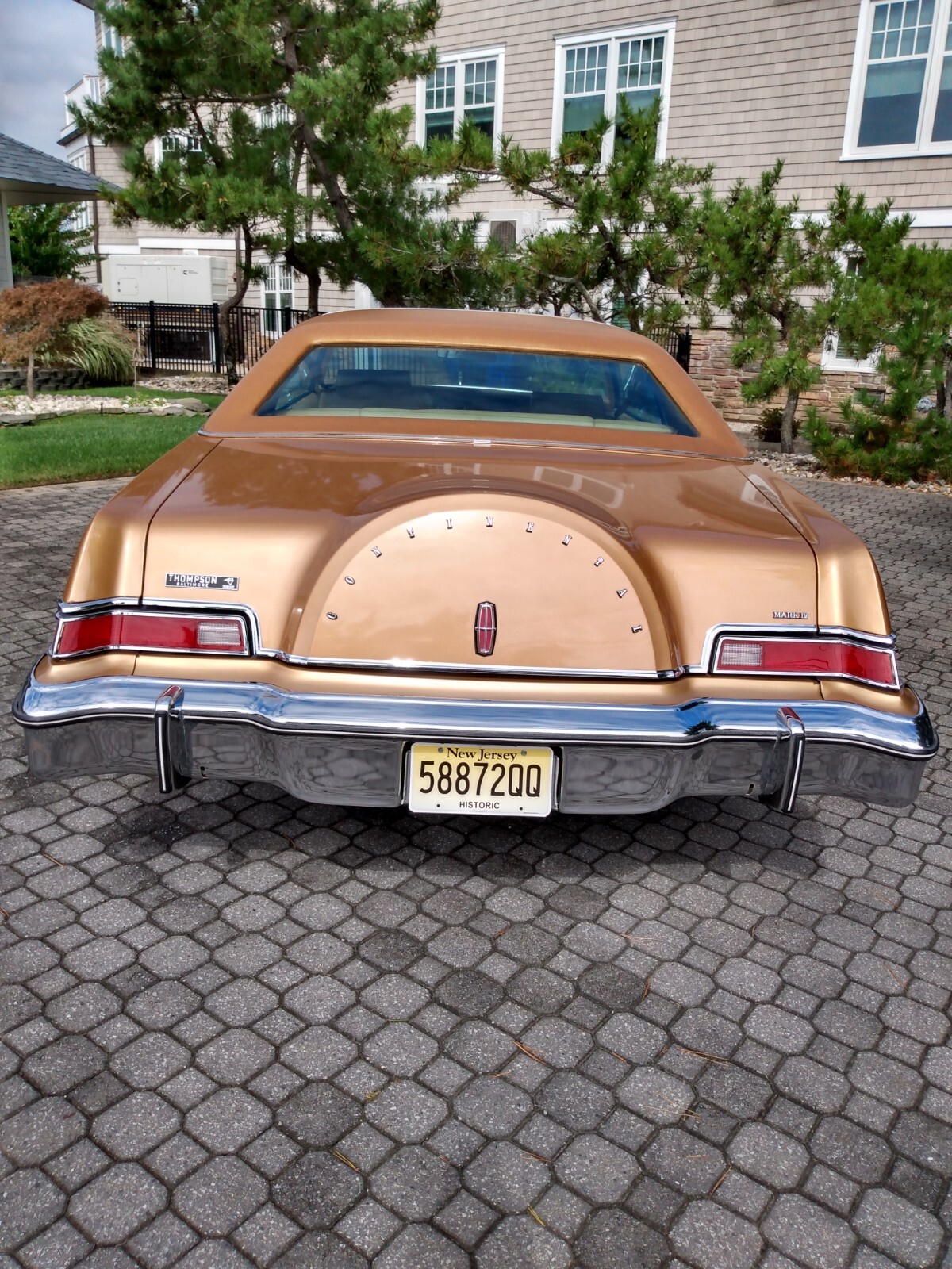 Lincoln-Continental-1975-Coupe-3