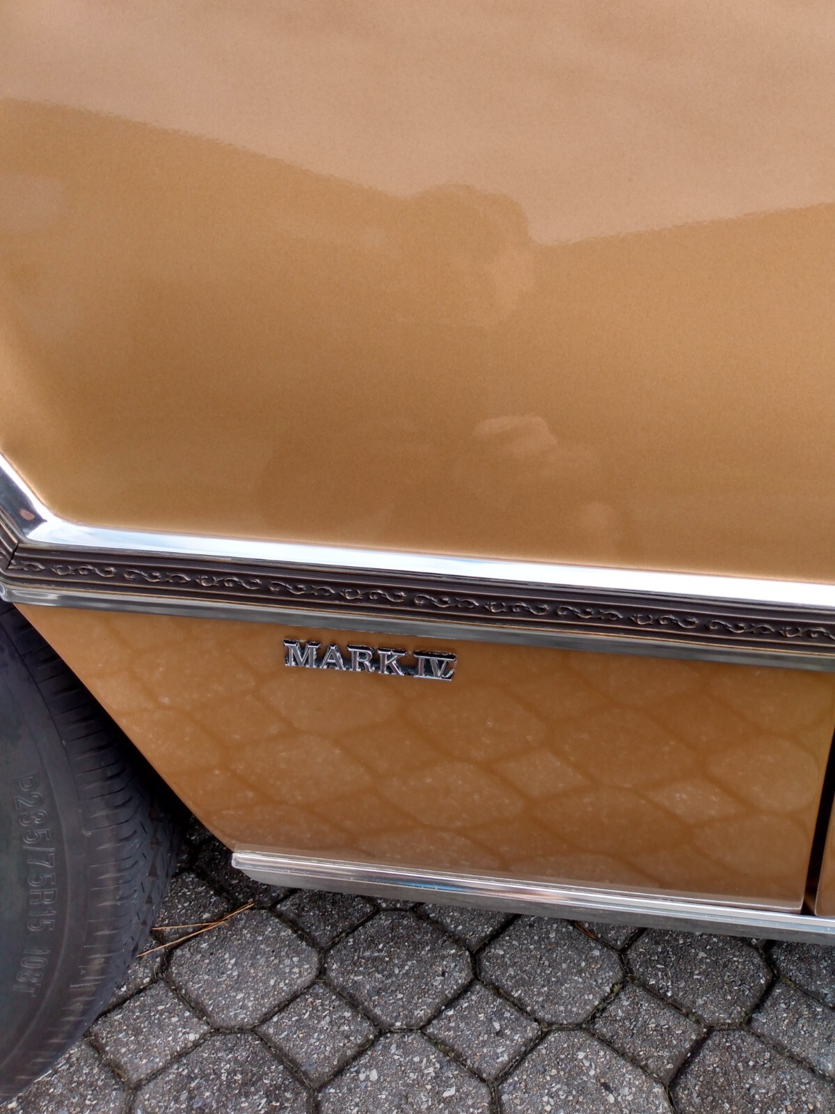 Lincoln-Continental-1975-Coupe-37