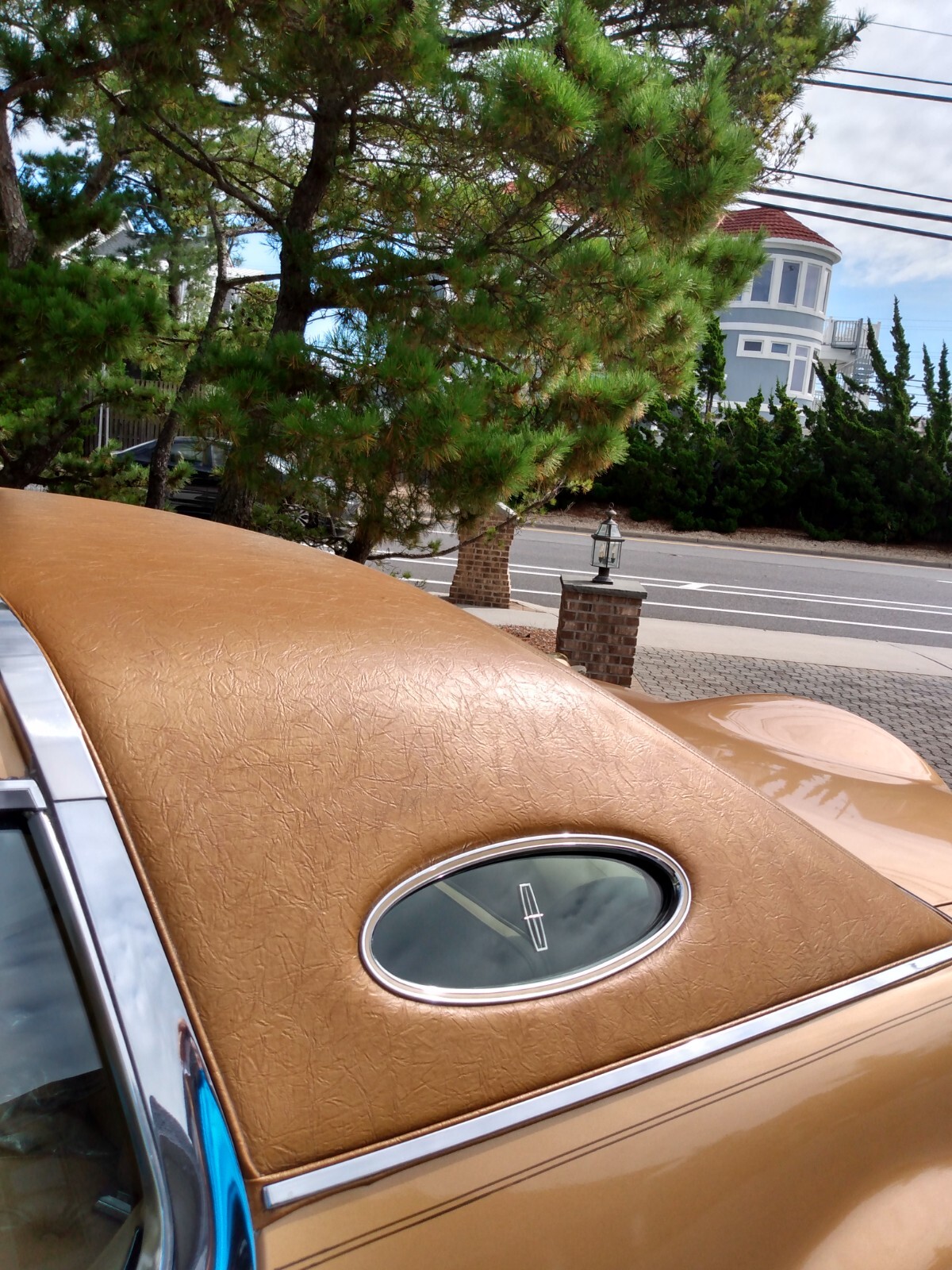 Lincoln-Continental-1975-Coupe-9