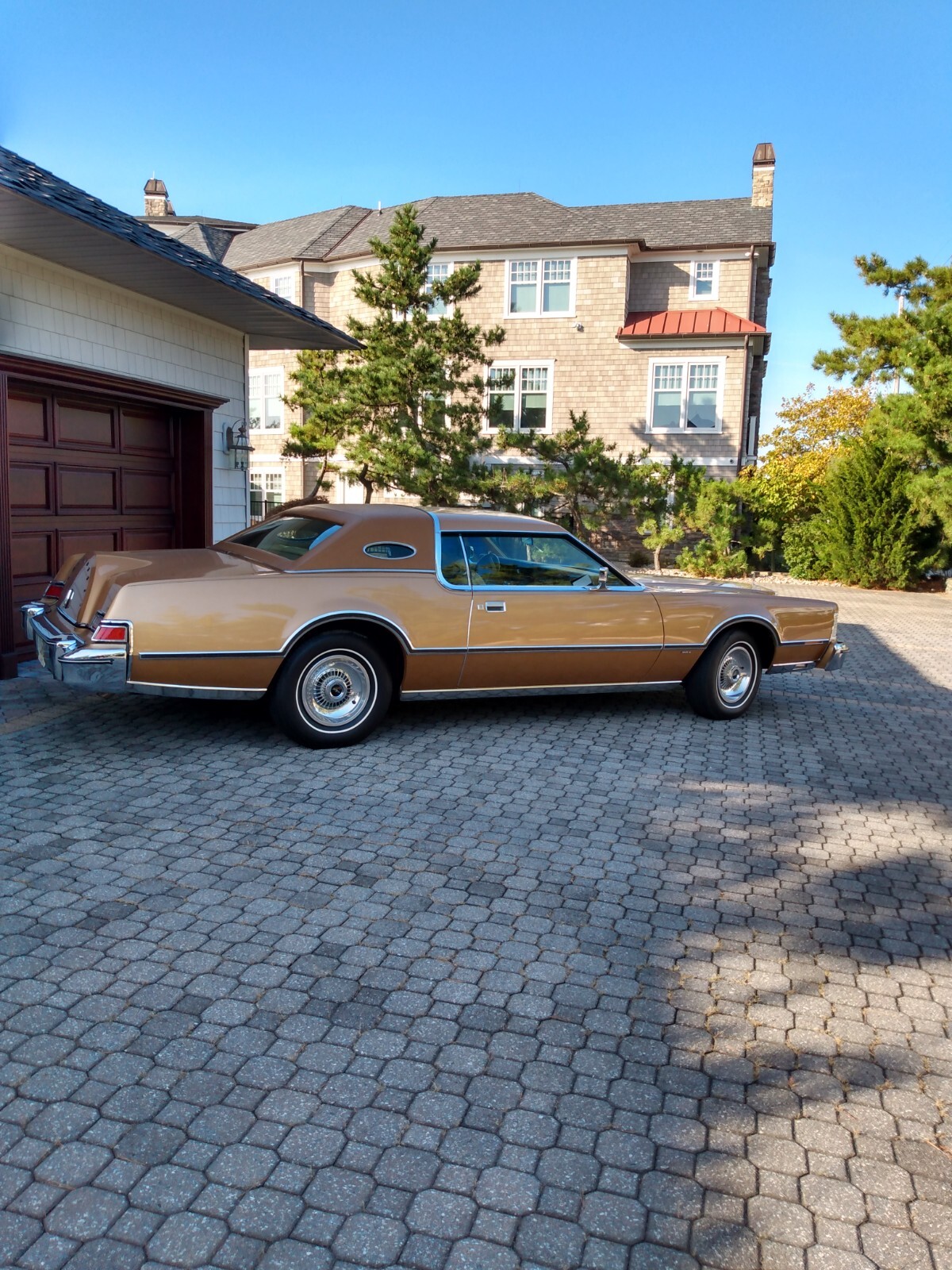 Lincoln-Continental-1975-Coupe