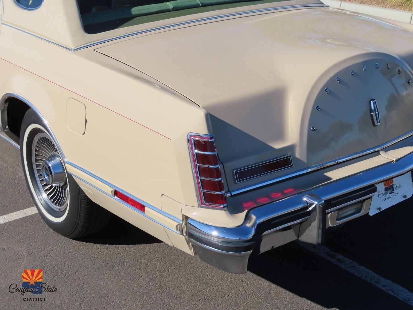 Lincoln-Continental-1978-Coupe-13