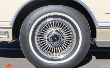 Lincoln-Continental-1978-Coupe-14