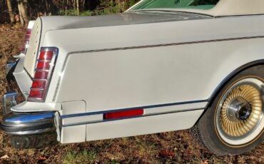 Lincoln-Continental-1979-3