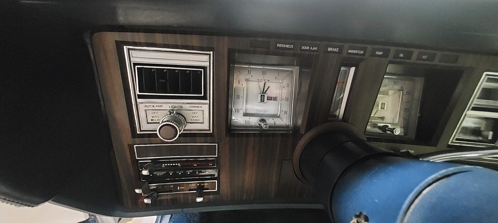 Lincoln-Continental-1979-31