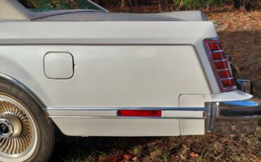 Lincoln-Continental-1979-6