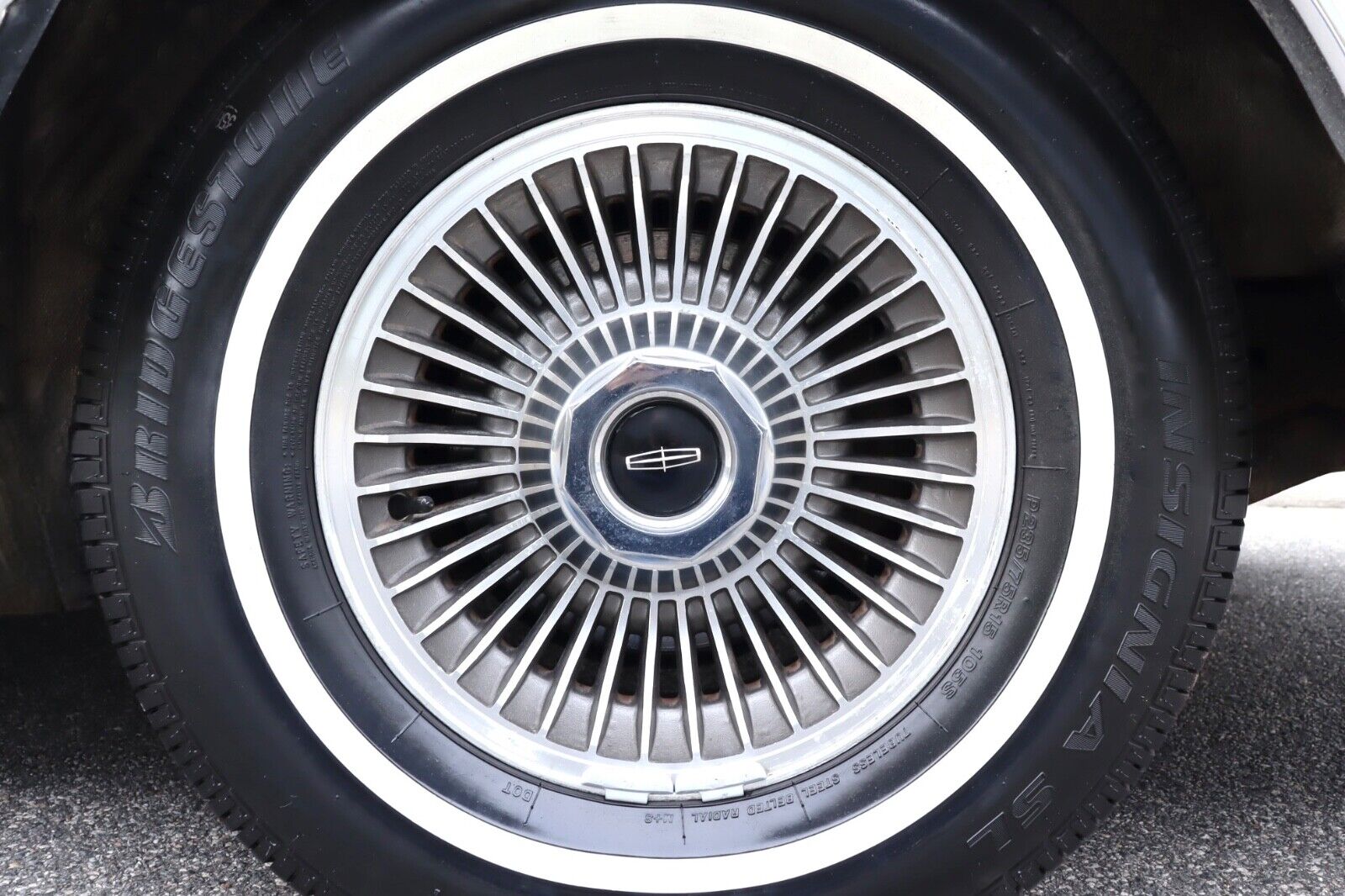 Lincoln-Continental-1979-Coupe-13