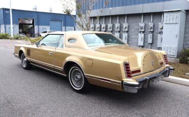 Lincoln-Continental-1979-Coupe-2