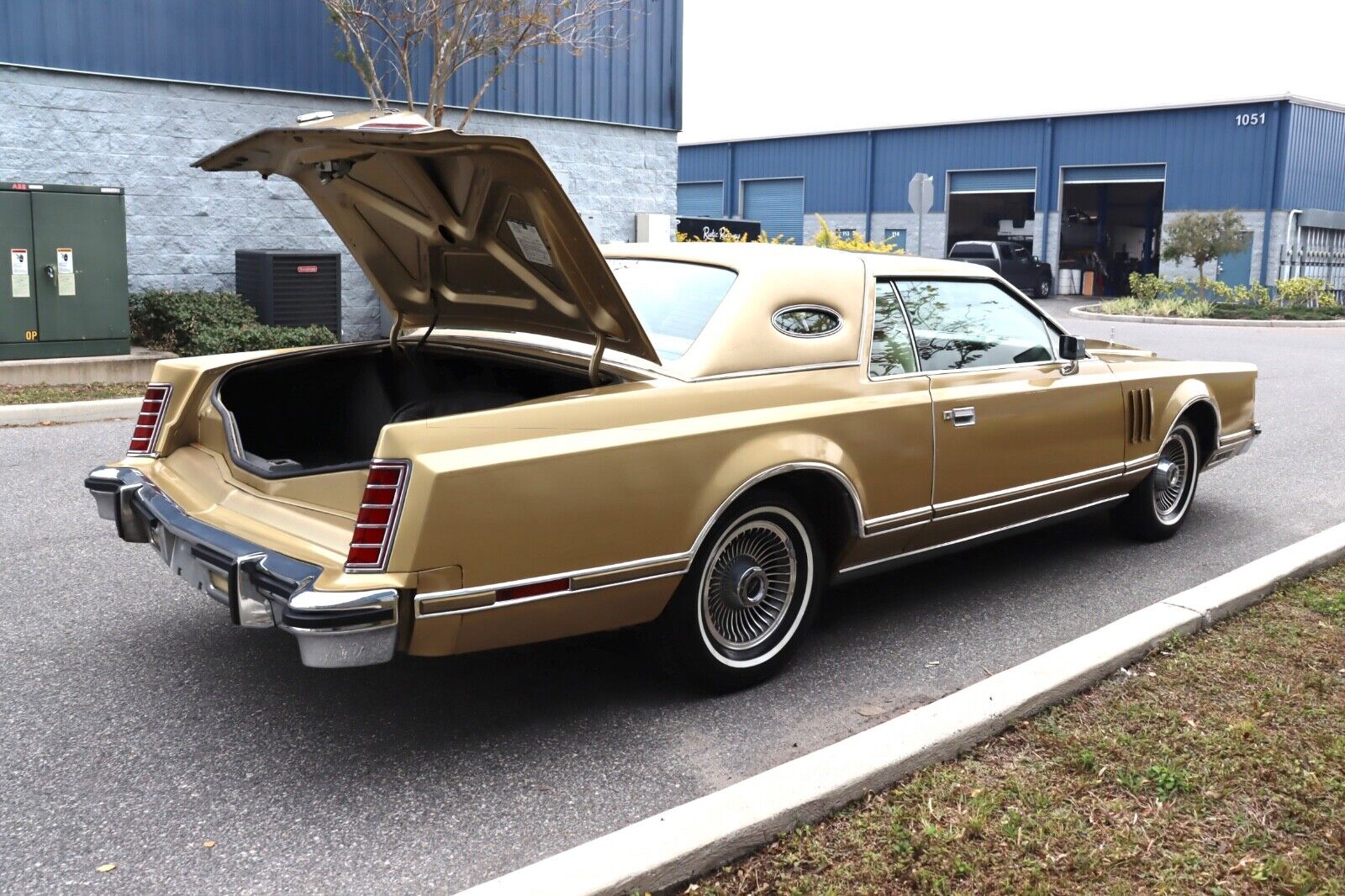 Lincoln-Continental-1979-Coupe-27