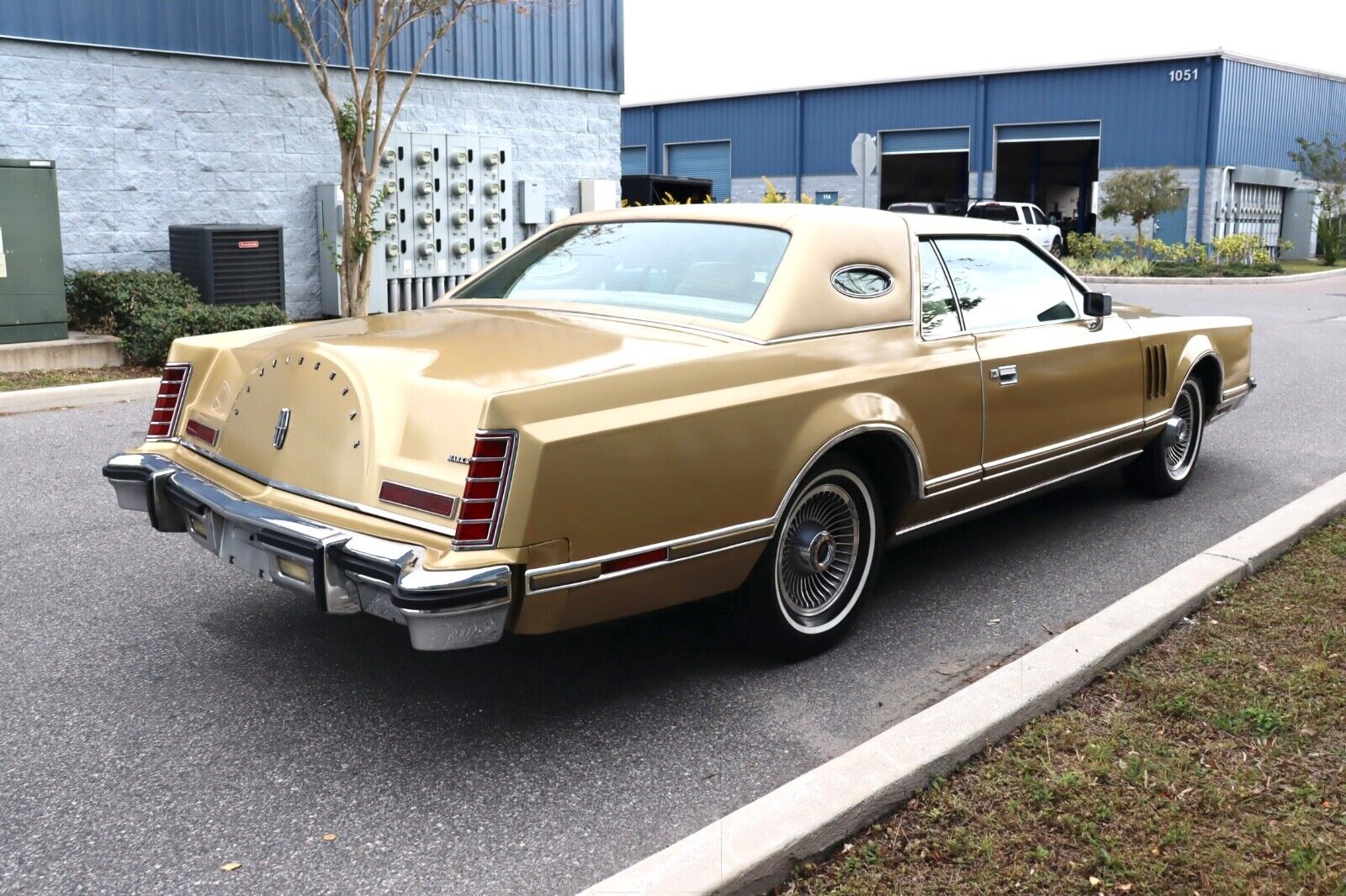 Lincoln-Continental-1979-Coupe-3