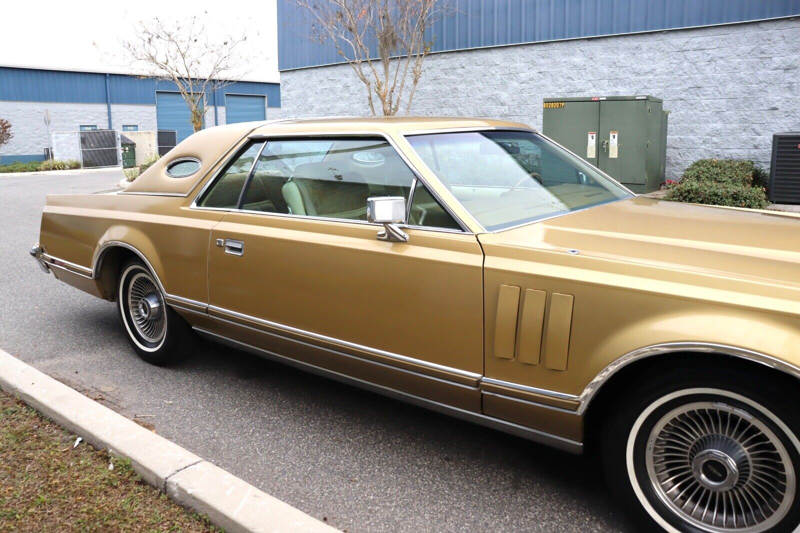 Lincoln-Continental-1979-Coupe-8