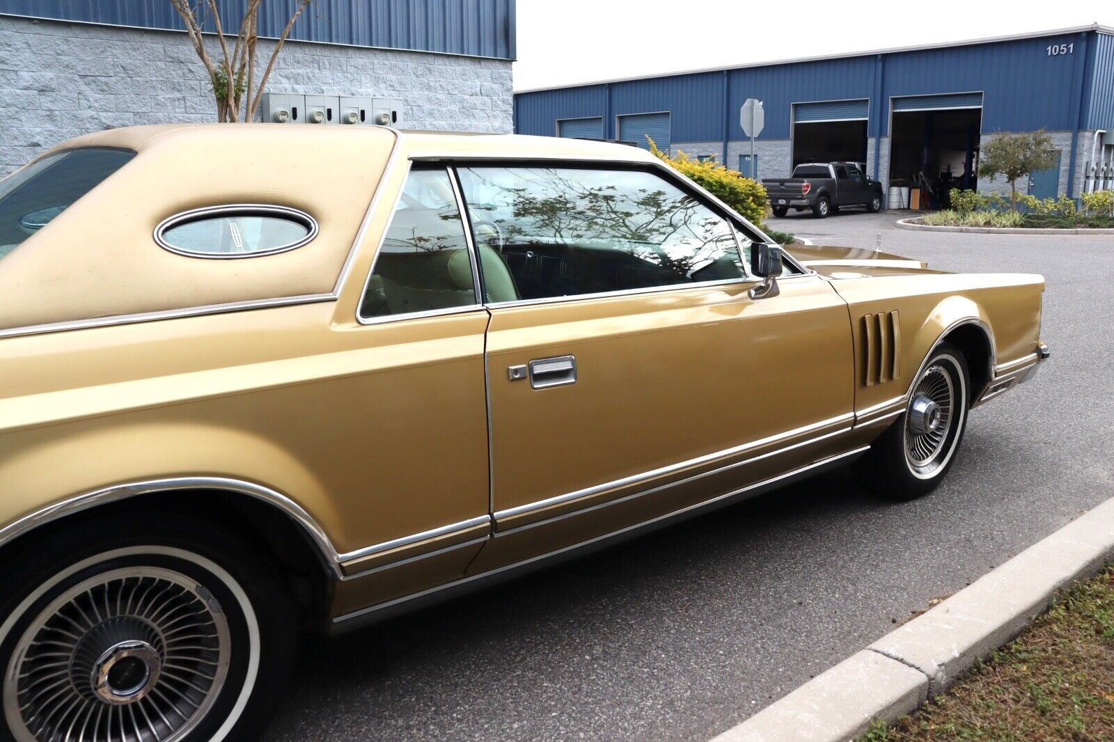 Lincoln-Continental-1979-Coupe-9