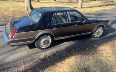 Lincoln-Continental-1985-2