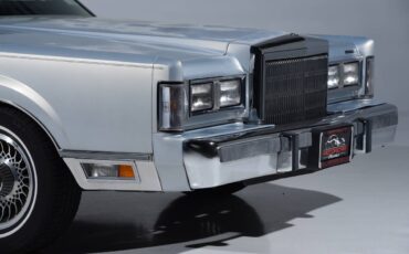 Lincoln-Continental-1988-10