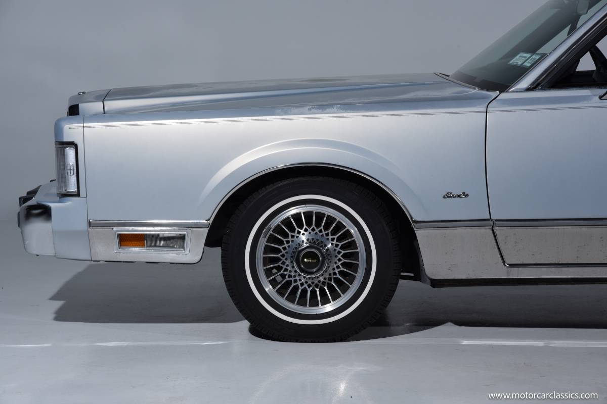 Lincoln-Continental-1988-17
