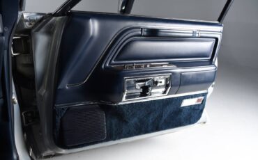 Lincoln-Continental-1988-20