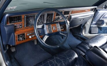 Lincoln-Continental-1988-22
