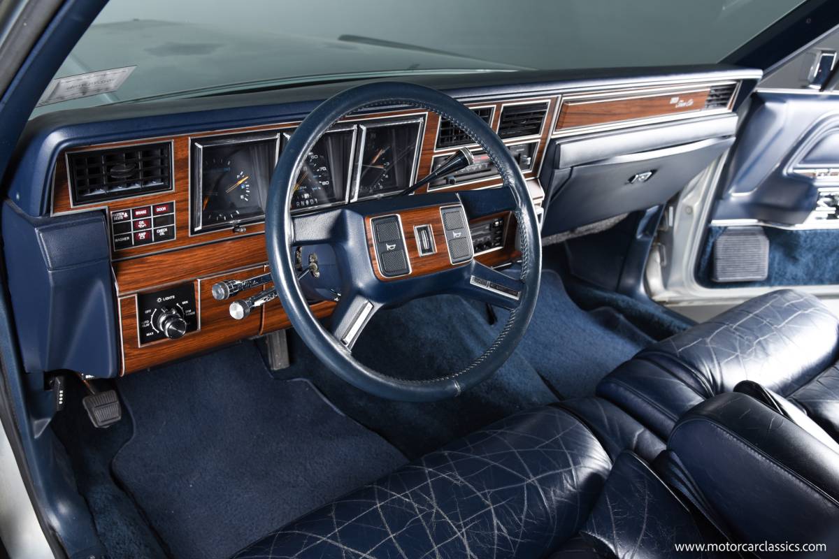 Lincoln-Continental-1988-22