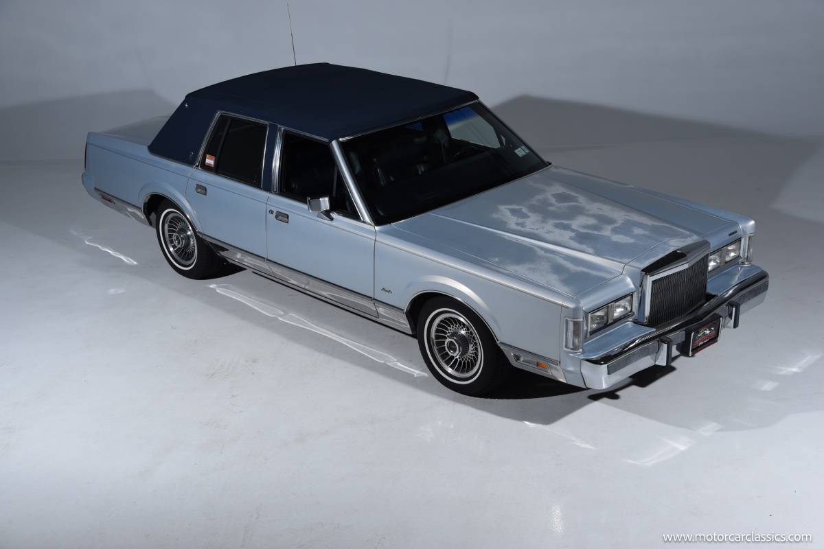Lincoln-Continental-1988-3
