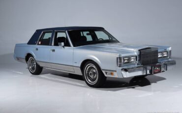 Lincoln-Continental-1988