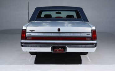 Lincoln-Continental-1988-5