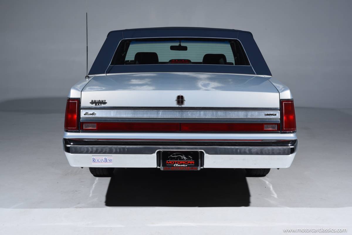 Lincoln-Continental-1988-5