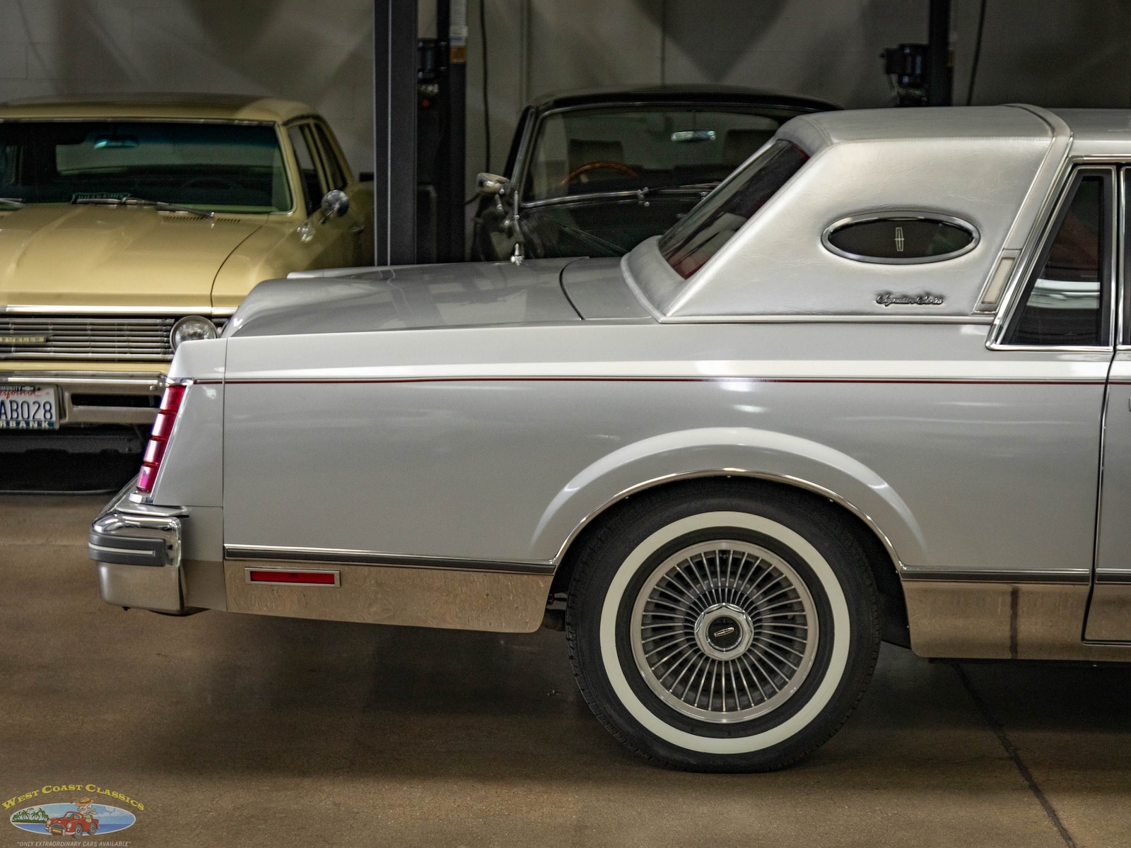 Lincoln-Continental-Mark-VI-1980-2-Door-Coupe-1
