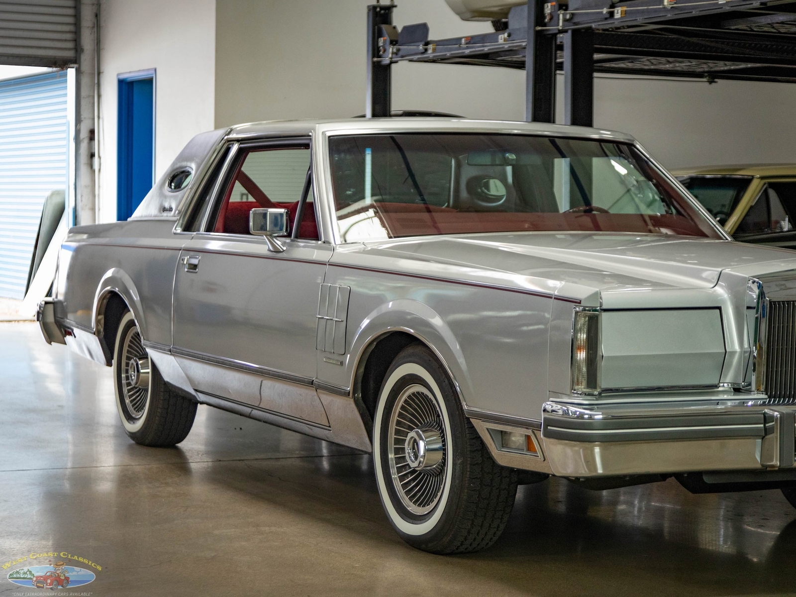 Lincoln-Continental-Mark-VI-1980-2-Door-Coupe-10