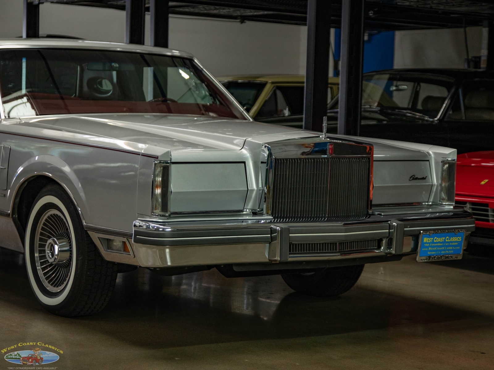 Lincoln-Continental-Mark-VI-1980-2-Door-Coupe-11