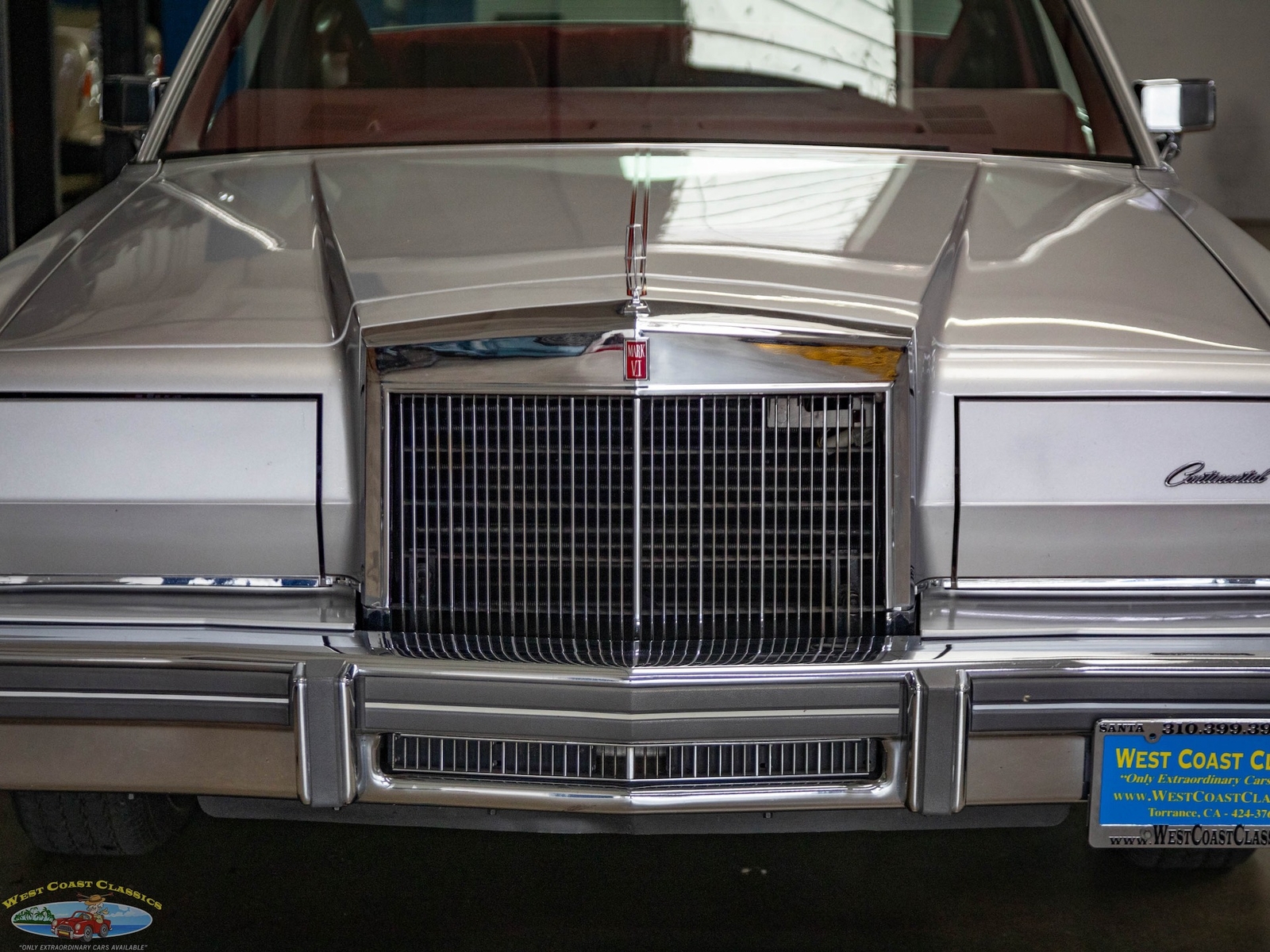 Lincoln-Continental-Mark-VI-1980-2-Door-Coupe-14