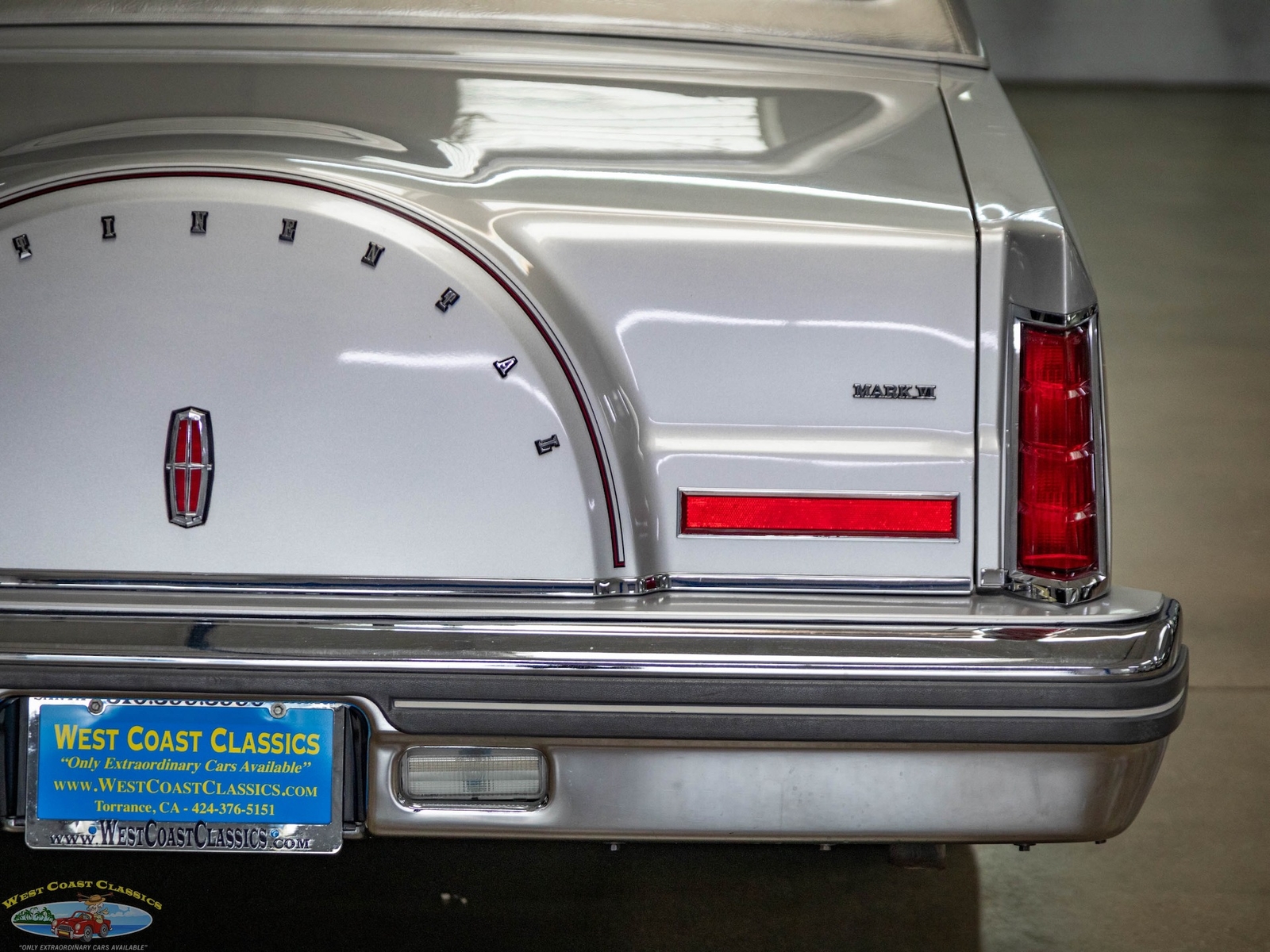 Lincoln-Continental-Mark-VI-1980-2-Door-Coupe-19