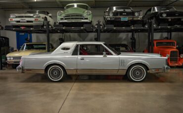 Lincoln-Continental-Mark-VI-1980-2-Door-Coupe-2