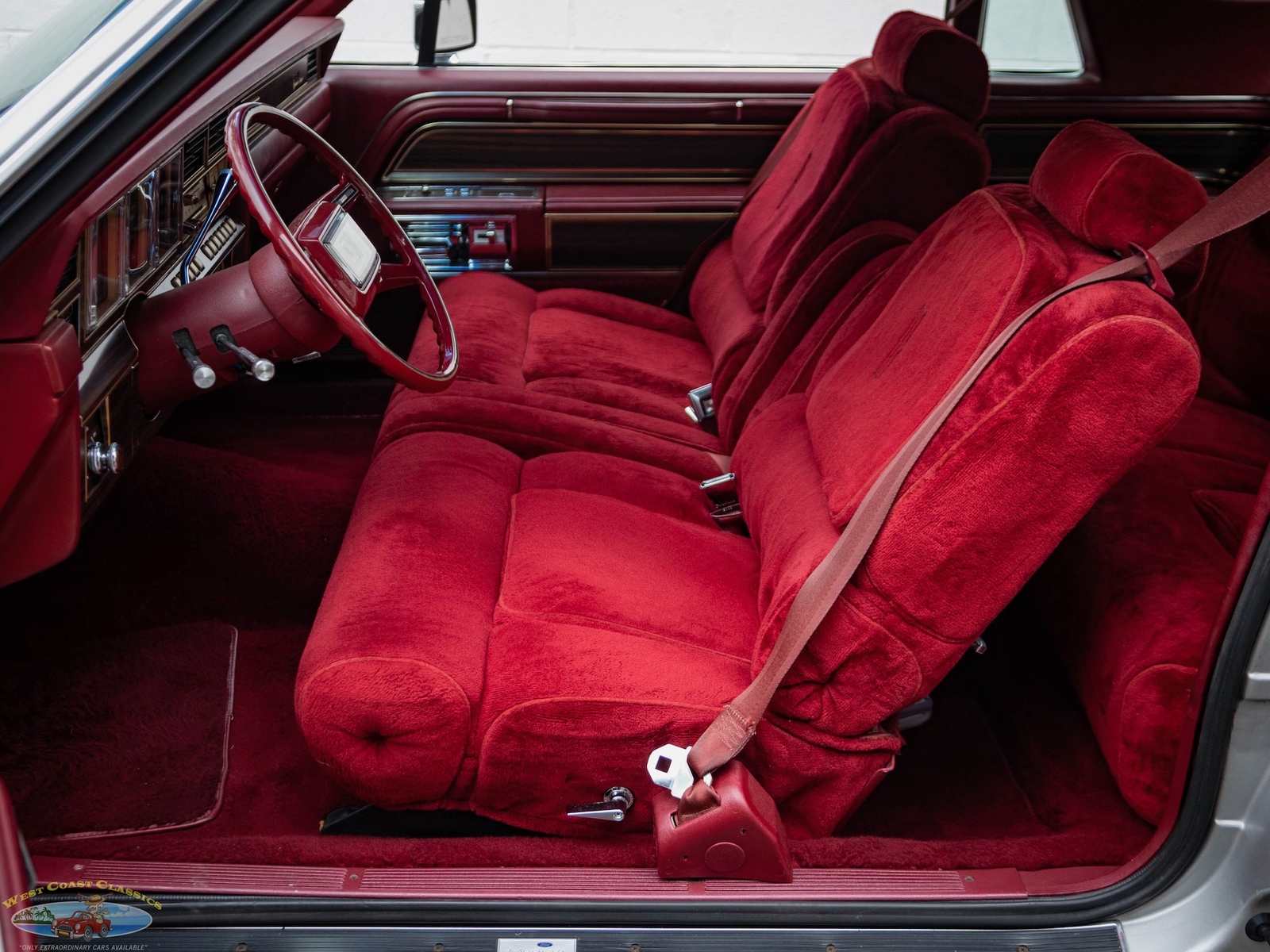 Lincoln-Continental-Mark-VI-1980-2-Door-Coupe-30