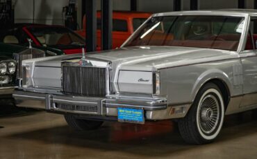 Lincoln-Continental-Mark-VI-1980-2-Door-Coupe-7