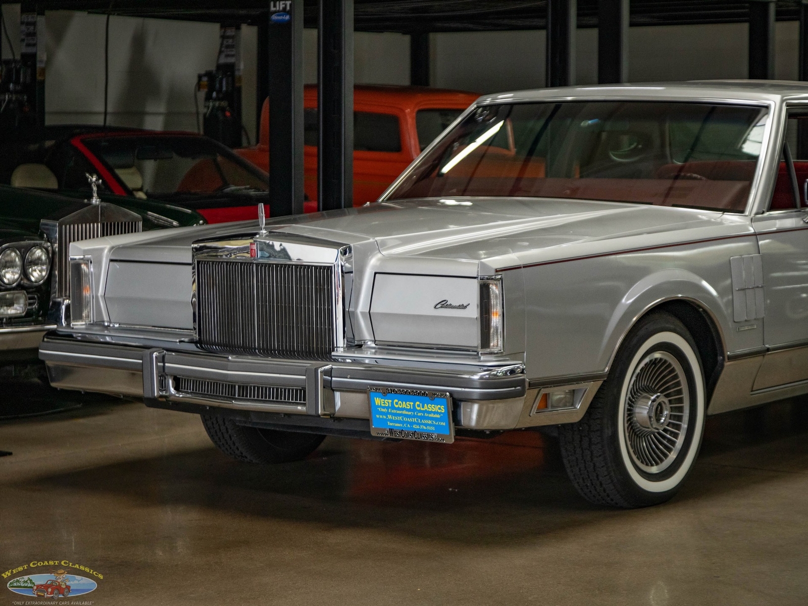 Lincoln-Continental-Mark-VI-1980-2-Door-Coupe-7