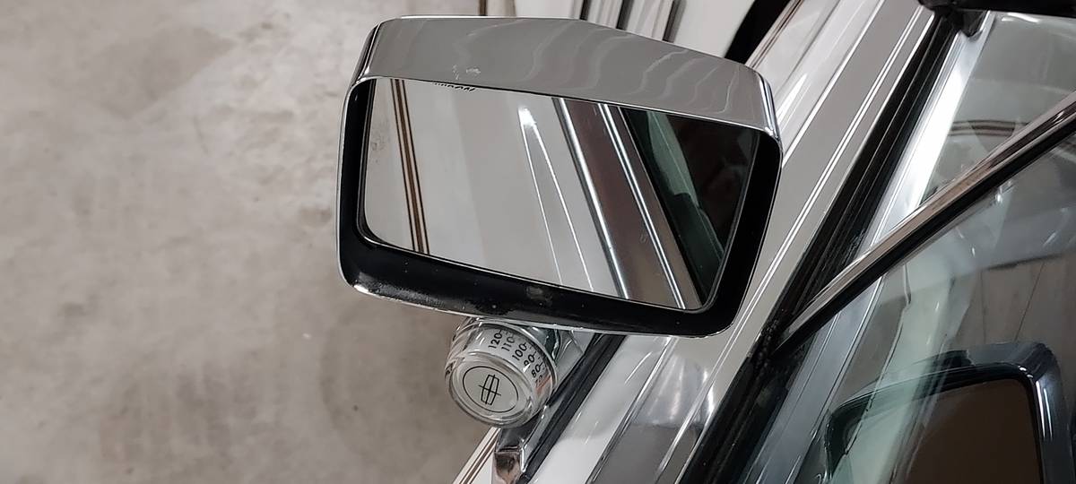Lincoln-Continental-mark-v-1979-1