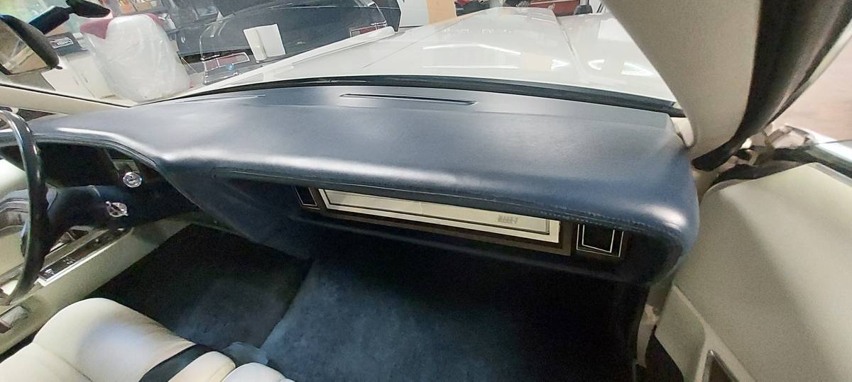 Lincoln-Continental-mark-v-1979-10