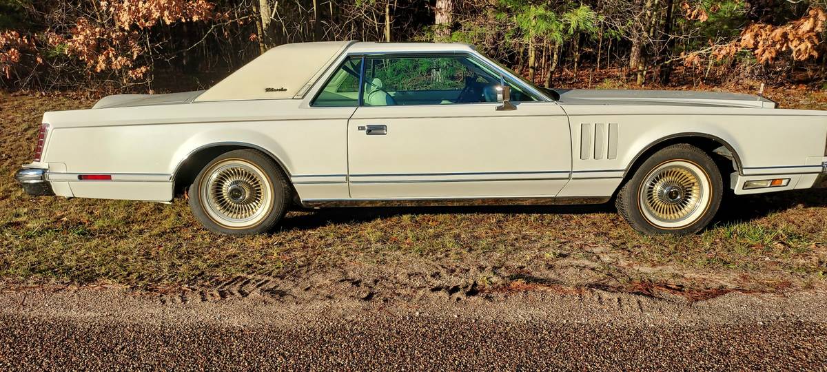 Lincoln-Continental-mark-v-1979-14