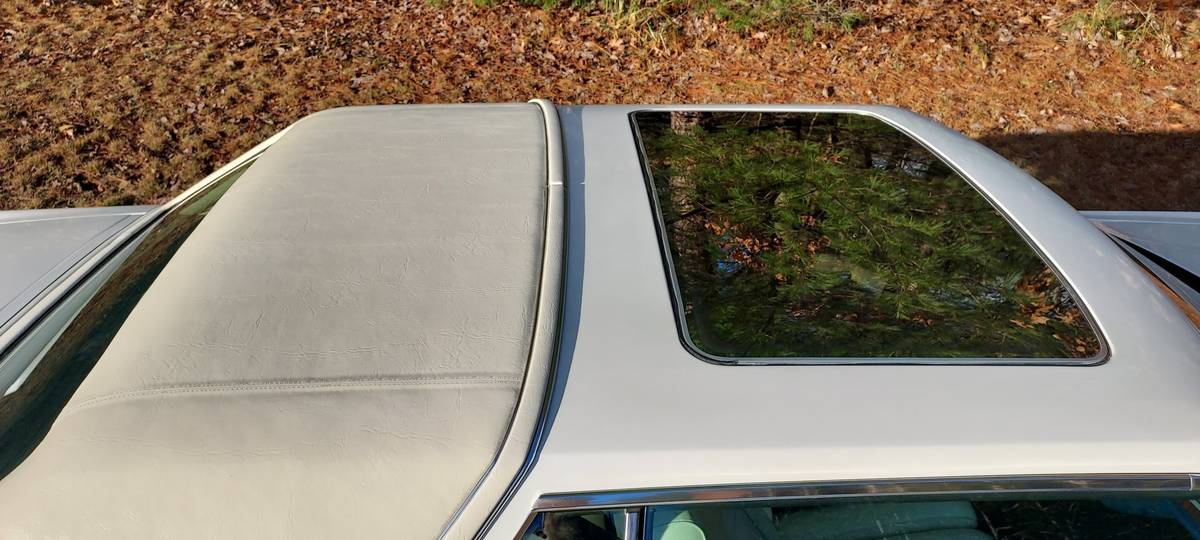 Lincoln-Continental-mark-v-1979-16