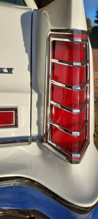 Lincoln-Continental-mark-v-1979-19
