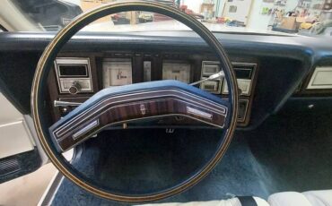 Lincoln-Continental-mark-v-1979-8