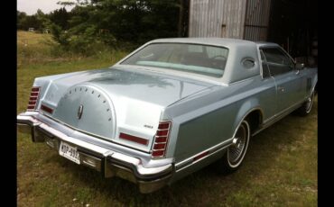Lincoln-Continental-mark-v-1979-blue-2
