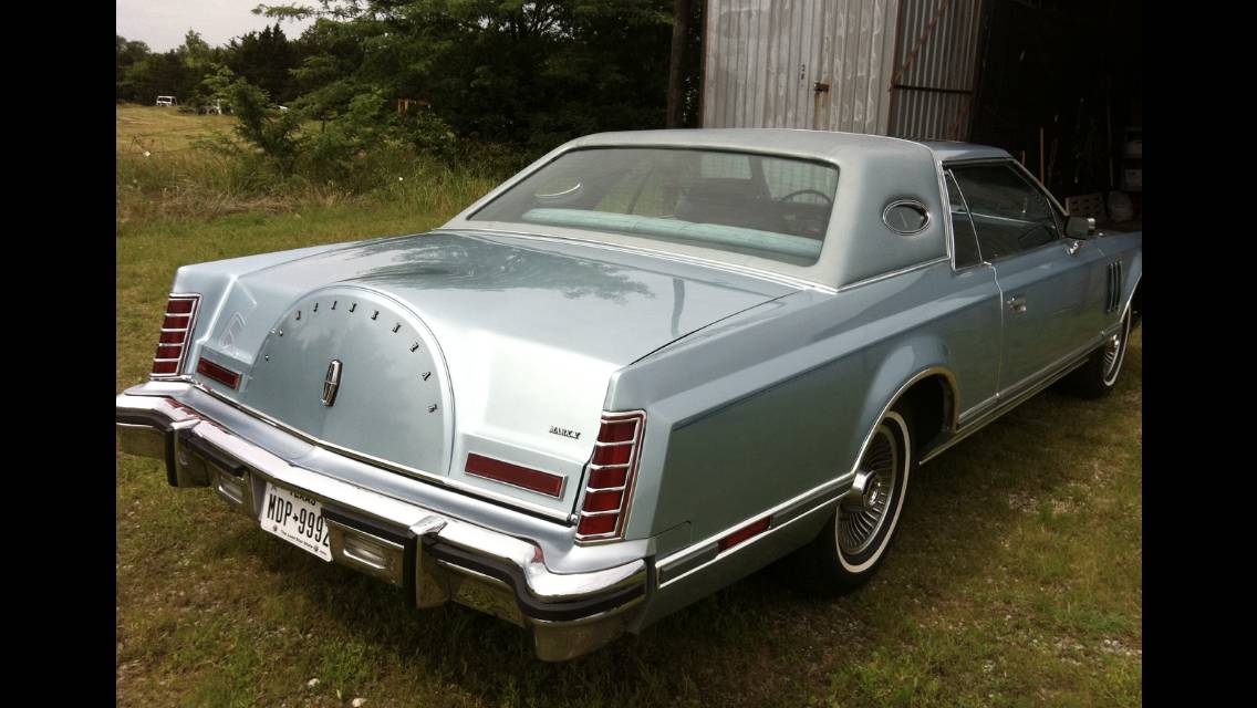 Lincoln-Continental-mark-v-1979-blue-2