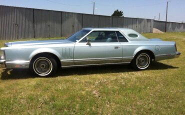Lincoln-Continental-mark-v-1979-blue