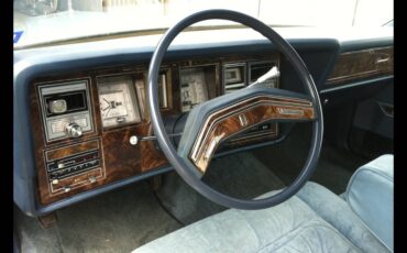 Lincoln-Continental-mark-v-1979-blue-4