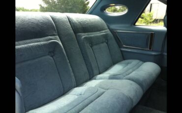 Lincoln-Continental-mark-v-1979-blue-5