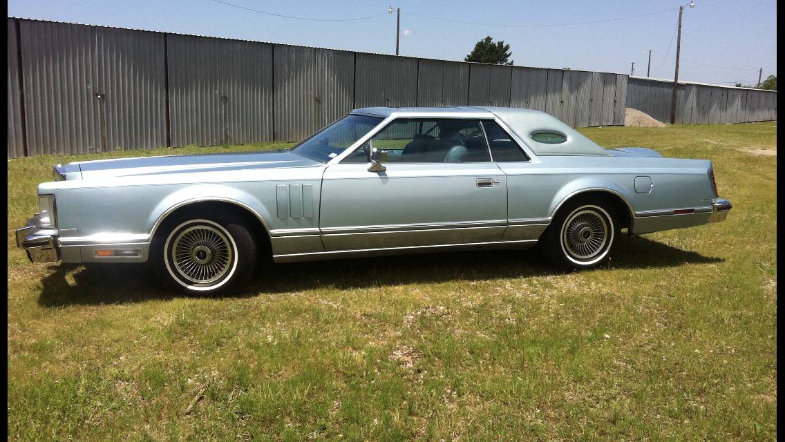 Lincoln-Continental-mark-v-1979-blue