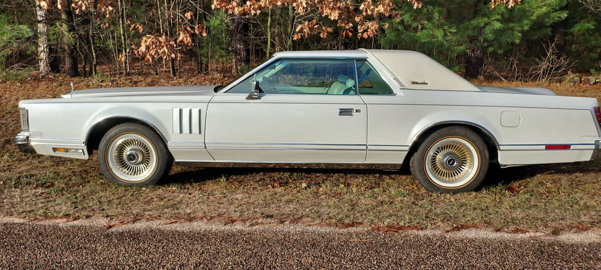 Lincoln-Continental-mark-v-1979
