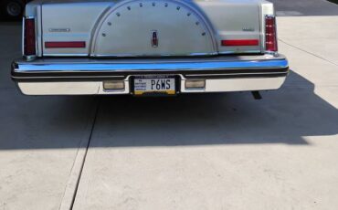 Lincoln-Continental-mark-vi-1981-brown-1